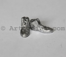mmt144-artofmini.com-metal-miniatures-unfinshed-metalen-miniaturen-poppenhuis-puppenhaus-dollshouse-boots-stiefeln-laarsjes